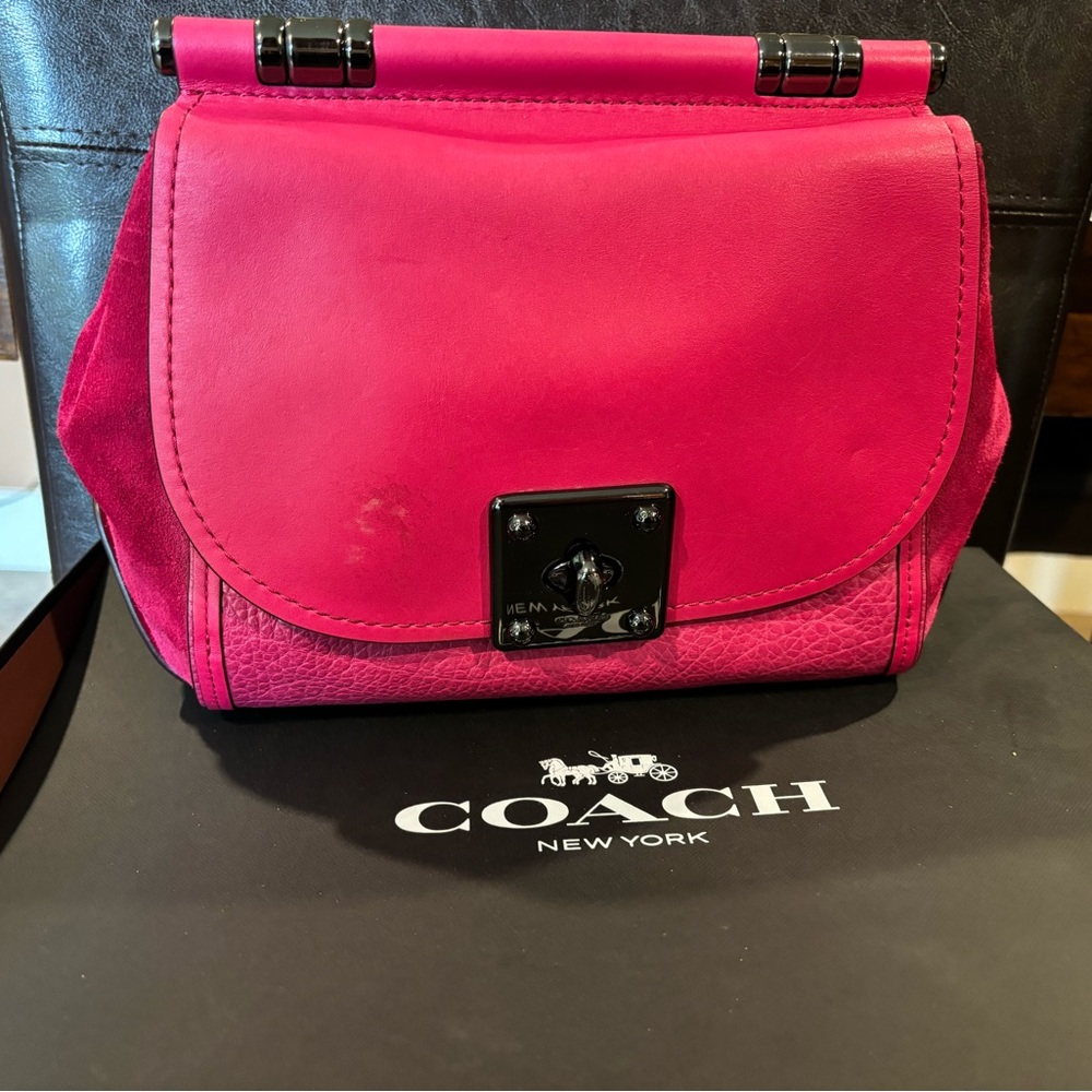 Coach. Suede purse